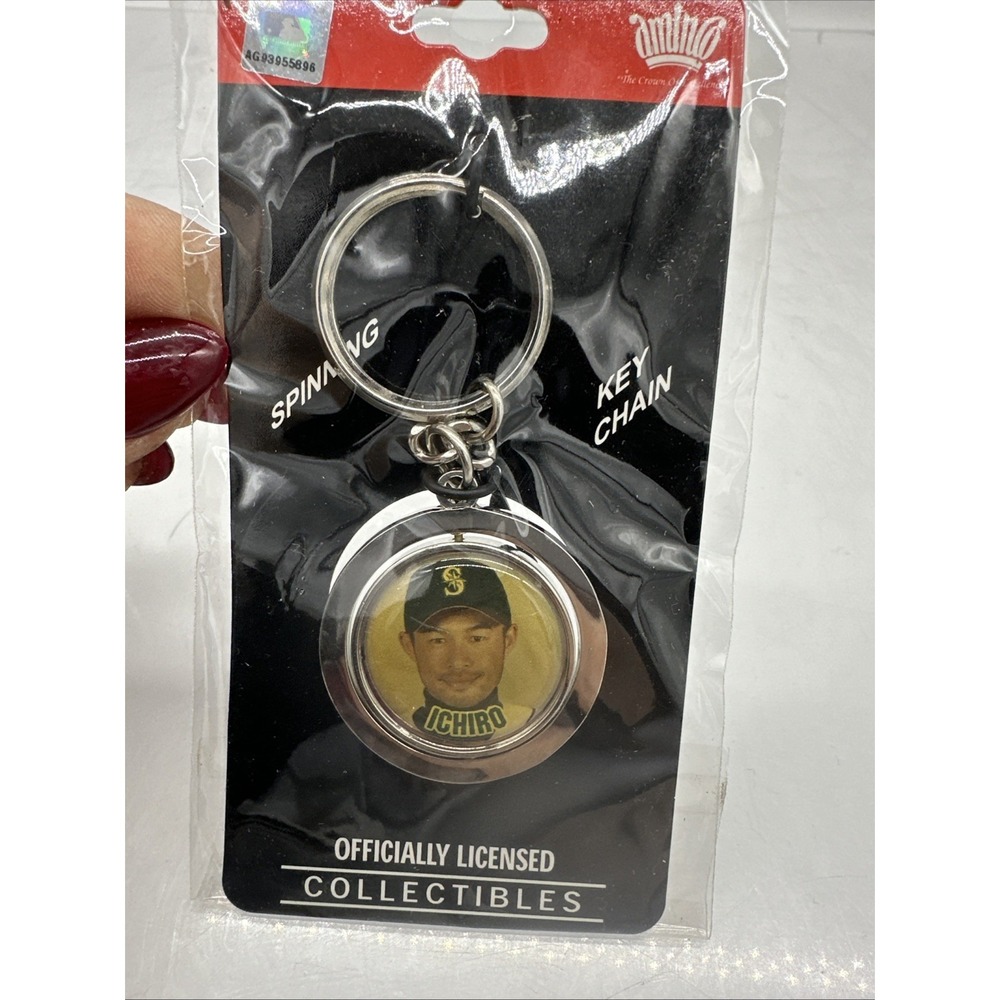 ICHIRO SUZUKI KEYCHAIN SEATTLE MARINERS - Spinning Keychain - Rare